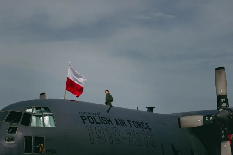 Безробітним українцям показали на двері: у Польщі озвучили радикальну ідею